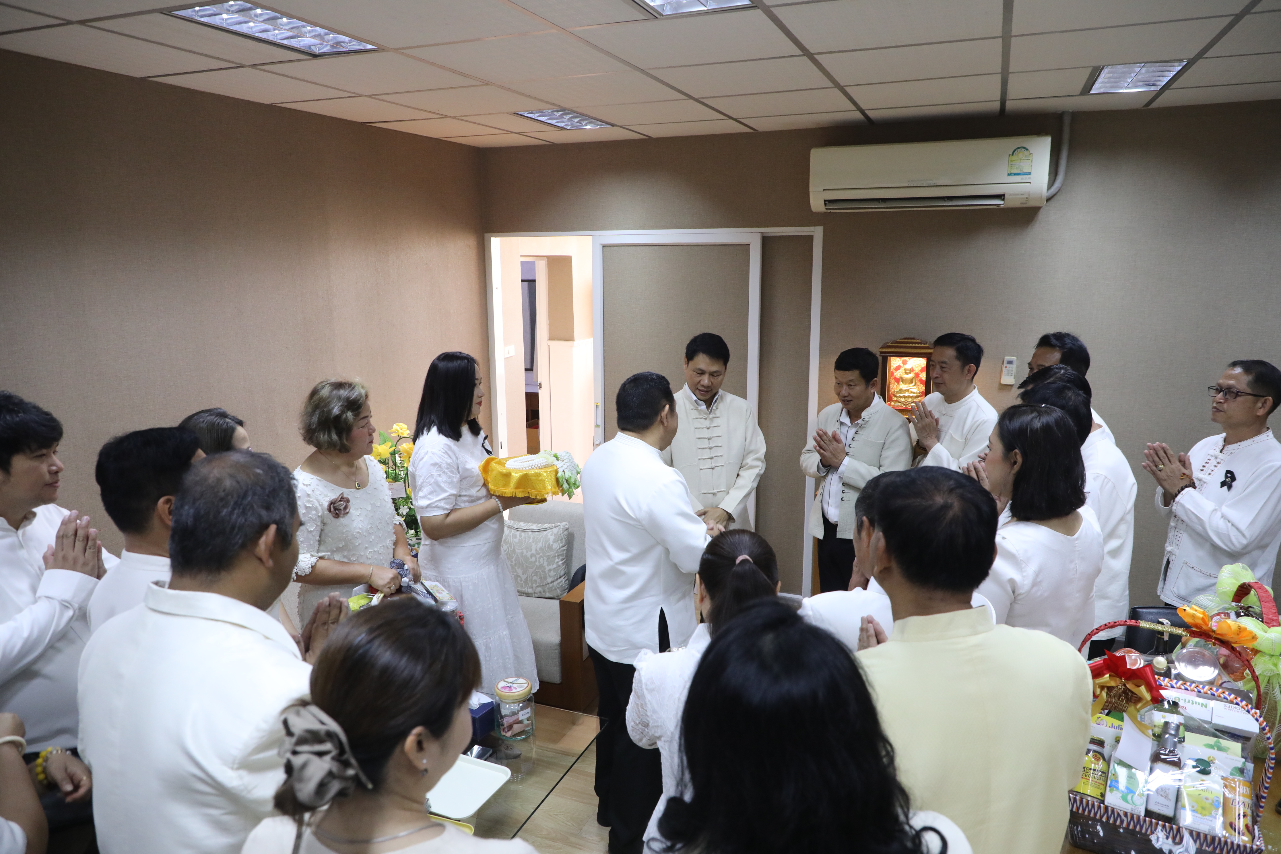 title - ส.ป.ก. ร่วมพิธีทำบุญตักบาตรของกระทรวงเกษตรและสหกรณ์ พร้อมสวัสดีปีใหม่ผู้บริหารกระทรวงเกษตรและสหกรณ์เนื่องในเทศกาลปีใหม่ พุทธศักราช 2569